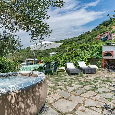 Awesome In With Kitchen Holiday home *