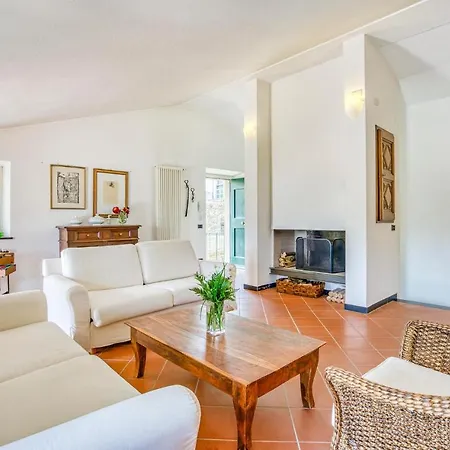 Awesome In With Kitchen Holiday home *