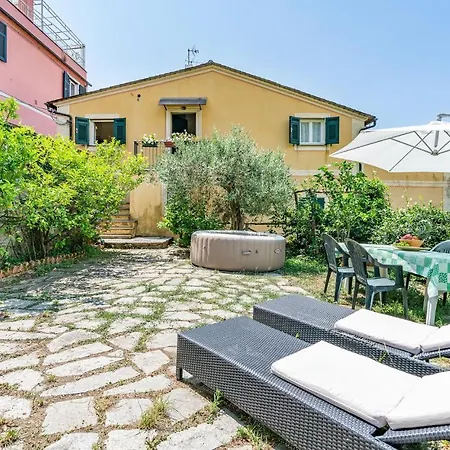 Ferienhaus Awesome In With Kitchen Moneglia